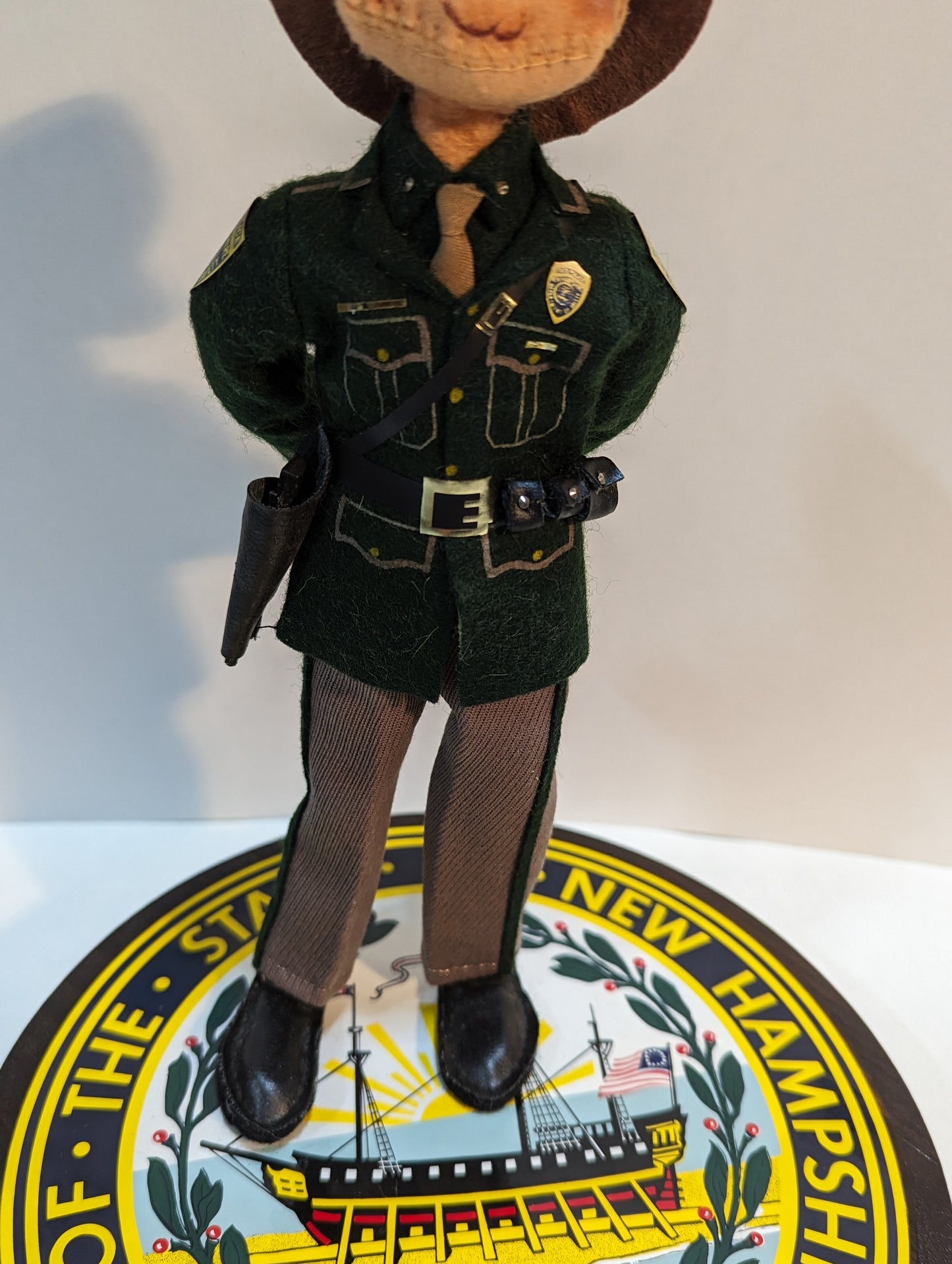 10" State Trooper with Base STRP-87 Annalee  Signed
